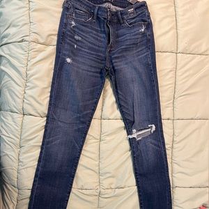 NWT Abercrombie jeans size 28 6r